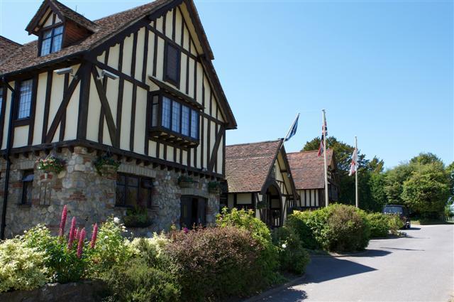 The Horseshoe Inn Herstmonceux Exterior foto